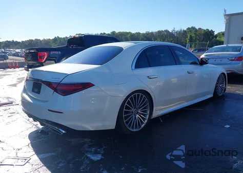 2021 Mercedes-Benz S 580 4Matic z USA, uszkodzony, nr VIN W1K6G7GB0MA059108